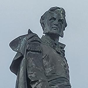 france/auvergne-rhone-alpes/aurillac/statue-du-general-delzons