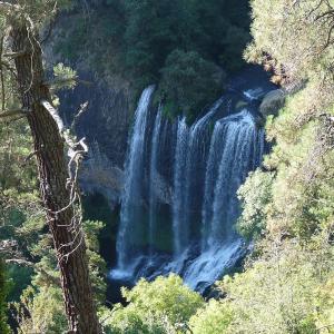 france/auvergne-rhone-alpes/cascade-de-la-beaume