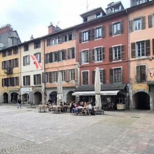 france/auvergne-rhone-alpes/chambery/place-saint-leger