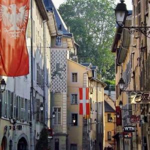 france/auvergne-rhone-alpes/chambery/rue-juiverie