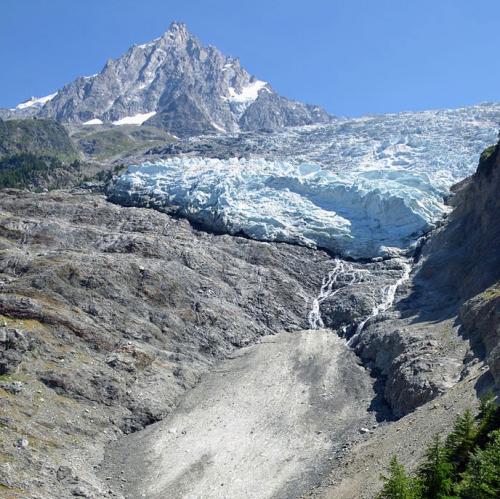 france/auvergne-rhone-alpes/chamonix-mont-blanc/glacier-des-bossons