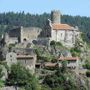 france/auvergne-rhone-alpes/chateau-de-chalencon