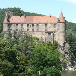 france/auvergne-rhone-alpes/chateau-de-lavoute-polignac