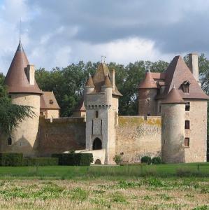 france/auvergne-rhone-alpes/chateau-de-thoury