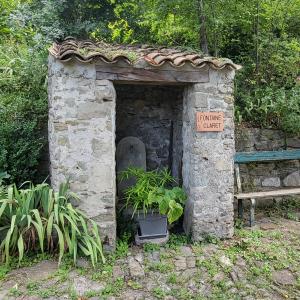france/auvergne-rhone-alpes/chateauneuf-de-mazenc/fontaine-claret