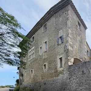 france/auvergne-rhone-alpes/chateauneuf-de-mazenc/maison-roullet