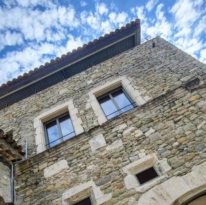 france/auvergne-rhone-alpes/chateauneuf-de-mazenc/place-du-sel