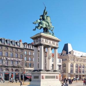 france/auvergne-rhone-alpes/clermont-ferrand