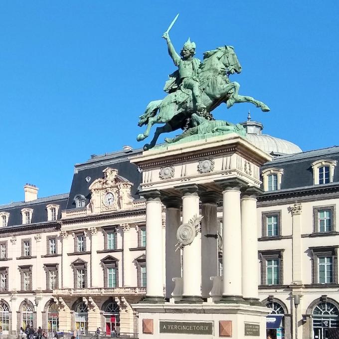 france/auvergne-rhone-alpes/clermont-ferrand/place-de-jaude