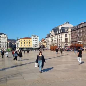 france/auvergne-rhone-alpes/clermont-ferrand/place-de-jaude