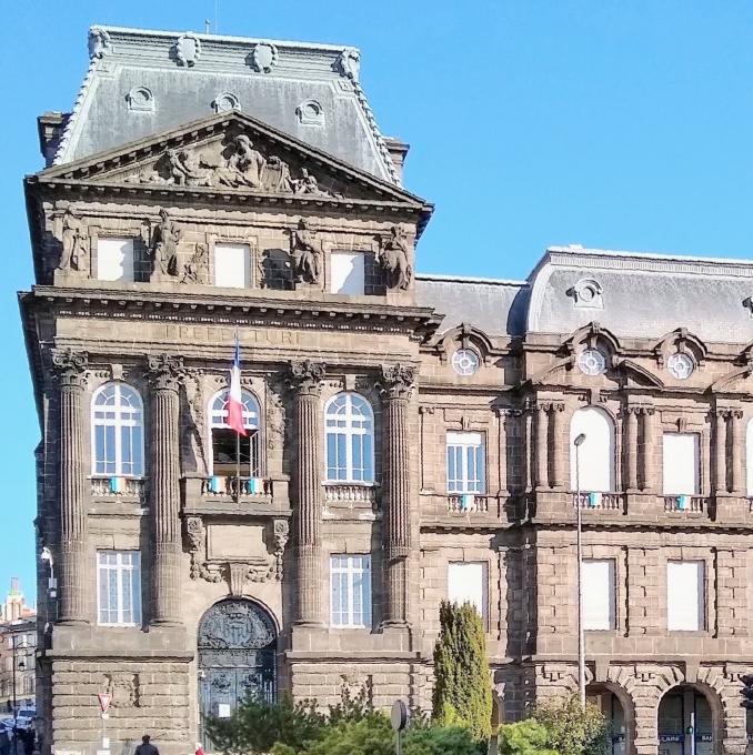 france/auvergne-rhone-alpes/clermont-ferrand/prefecture-et-chapelle-des-cordeliers