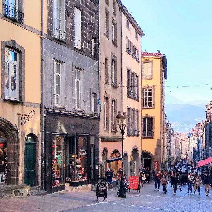 france/auvergne-rhone-alpes/clermont-ferrand/rue-des-gras