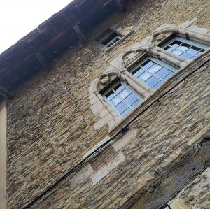 france/auvergne-rhone-alpes/cremieu/maison-des-trois-pendus