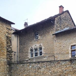 france/auvergne-rhone-alpes/cremieu/maison-des-trois-pendus