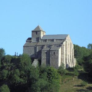 france/auvergne-rhone-alpes/eglise-de-bredons