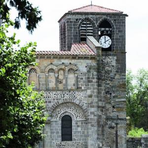 france/auvergne-rhone-alpes/eglise-de-mozac