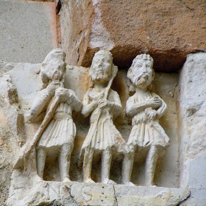 france/auvergne-rhone-alpes/eglise-de-thines