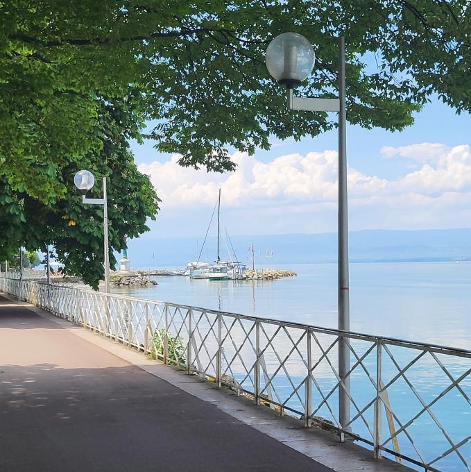 france/auvergne-rhone-alpes/evian-les-bains/front-de-lac