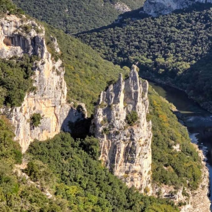 france/auvergne-rhone-alpes/gorges-de-l-ardeche/la-cathedrale