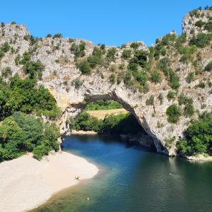 france/auvergne-rhone-alpes/gorges-de-l-ardeche/pont-d-arc