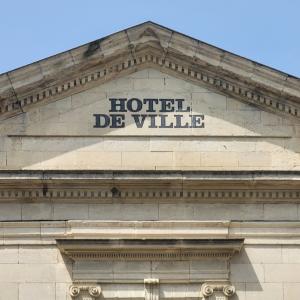 france/auvergne-rhone-alpes/grignan/mairie