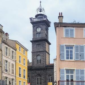 france/auvergne-rhone-alpes/issoire/tour-de-l-horloge