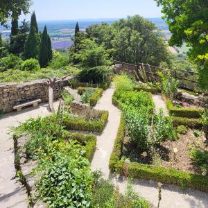 france/auvergne-rhone-alpes/la-garde-adhemar