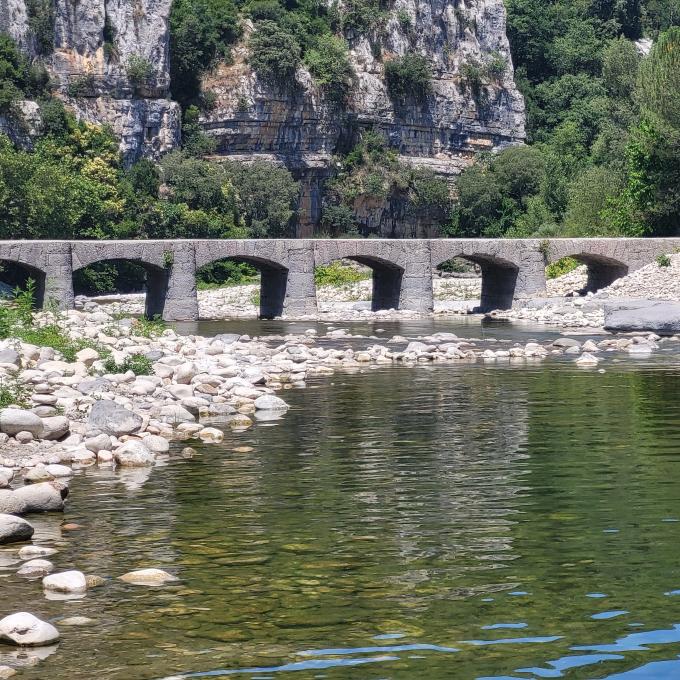 france/auvergne-rhone-alpes/labeaume/pont-submersible