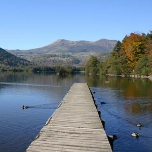 france/auvergne-rhone-alpes/lac-chambon