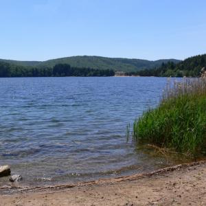 france/auvergne-rhone-alpes/lac-d-issarles