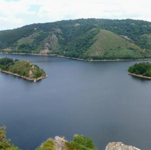 france/auvergne-rhone-alpes/lac-de-grandval