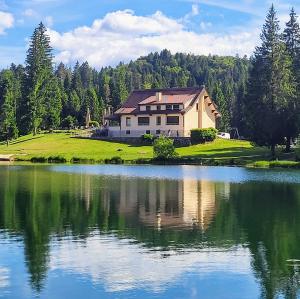 france/auvergne-rhone-alpes/lac-genin