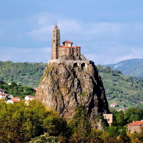 france/auvergne-rhone-alpes/le-puy-en-velay/eglise-saint-laurent