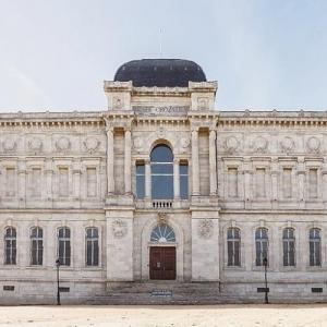 france/auvergne-rhone-alpes/le-puy-en-velay/musee-crozatier