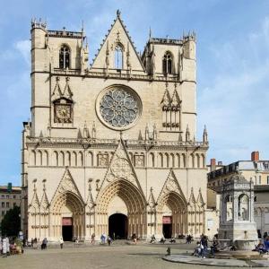 france/auvergne-rhone-alpes/lyon/cathedrale-saint-jean