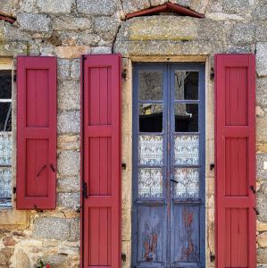 france/auvergne-rhone-alpes/marcoles/maison-carree