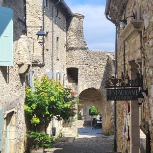 france/auvergne-rhone-alpes/mirmande