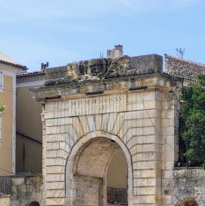 france/auvergne-rhone-alpes/montelimar/porte-saint-martin
