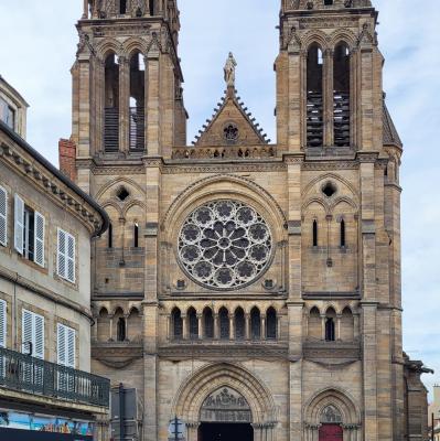 france/auvergne-rhone-alpes/moulins/eglise-du-sacre-coeur
