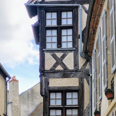 france/auvergne-rhone-alpes/moulins/rue-des-orfevres