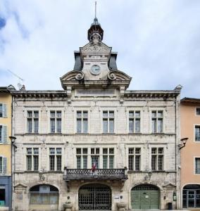 france/auvergne-rhone-alpes/nantua/rue-du-college-rue-de-l-hotel-de-ville