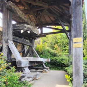 france/auvergne-rhone-alpes/oingt/pressoir-a-perroquet