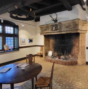 france/auvergne-rhone-alpes/perouges/maison-cazin