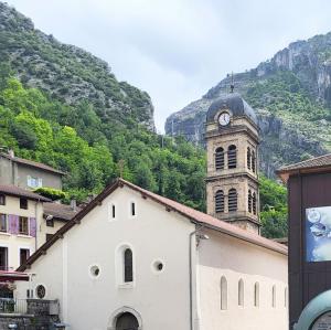 france/auvergne-rhone-alpes/pont-en-royans/eglise-saint-pierre-et-paul