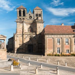 france/auvergne-rhone-alpes/prieure-de-souvigny