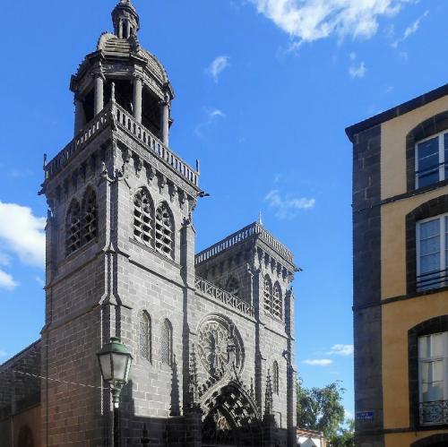 france/auvergne-rhone-alpes/riom/eglise-notre-dame-du-marthuret