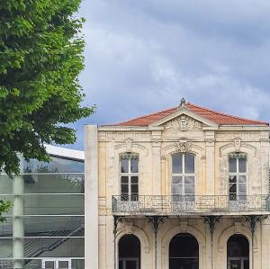 france/auvergne-rhone-alpes/romans-sur-isere/place-jules-nadi