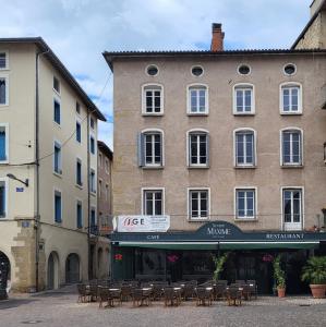 france/auvergne-rhone-alpes/romans-sur-isere/place-maurice-fort-
