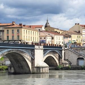 france/auvergne-rhone-alpes/romans-sur-isere/pont-vieux