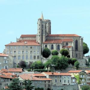 france/auvergne-rhone-alpes/saint-bonnet-le-chateau